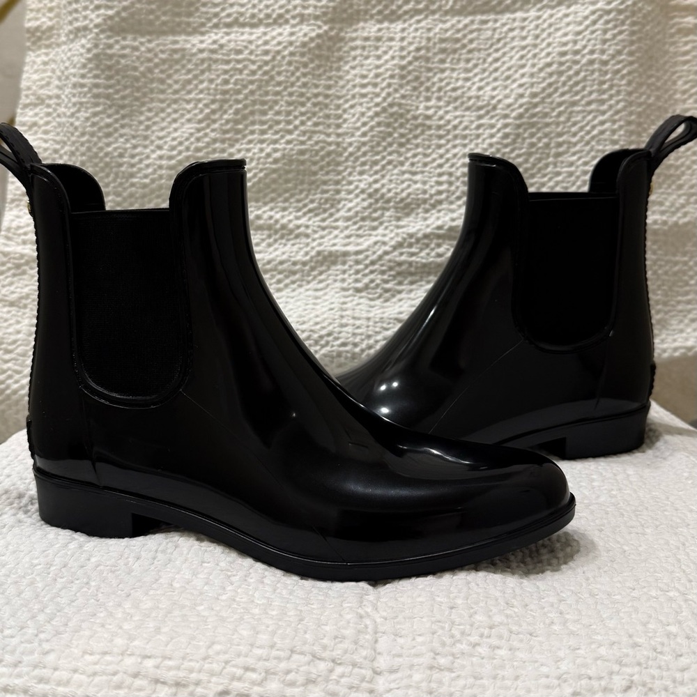 Sam Edelman | TINSLEY Chelsea Glossy Black Rain Boots | Size 8